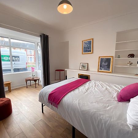 4-Bedroom Home - Perfect For Those Working In Bridgend - By Tailored Accommodation المظهر الخارجي الصورة