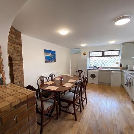 4-Bedroom Home - Perfect For Those Working In Bridgend - By Tailored Accommodation المظهر الخارجي الصورة