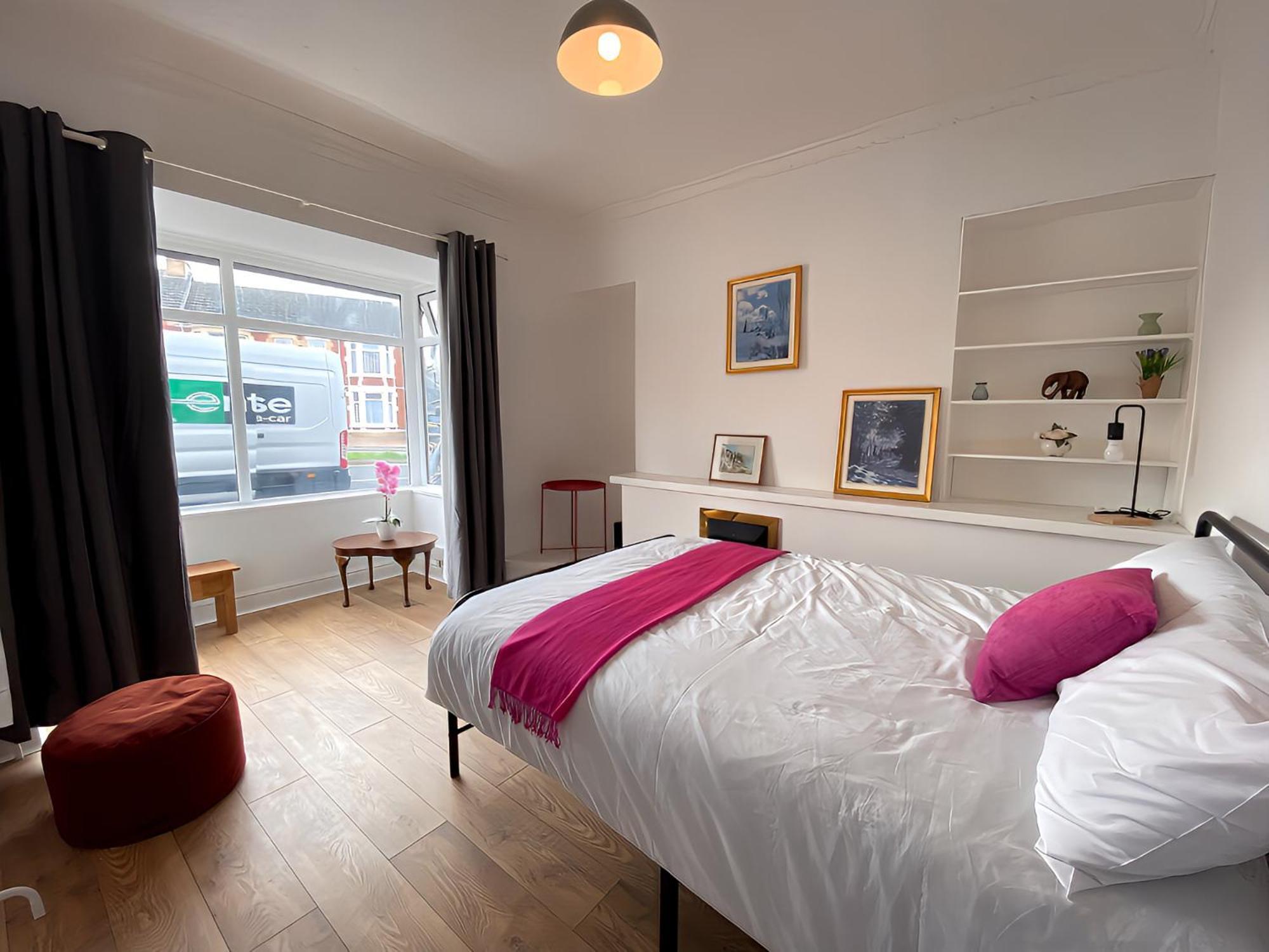 4-Bedroom Home - Perfect For Those Working In Bridgend - By Tailored Accommodation المظهر الخارجي الصورة