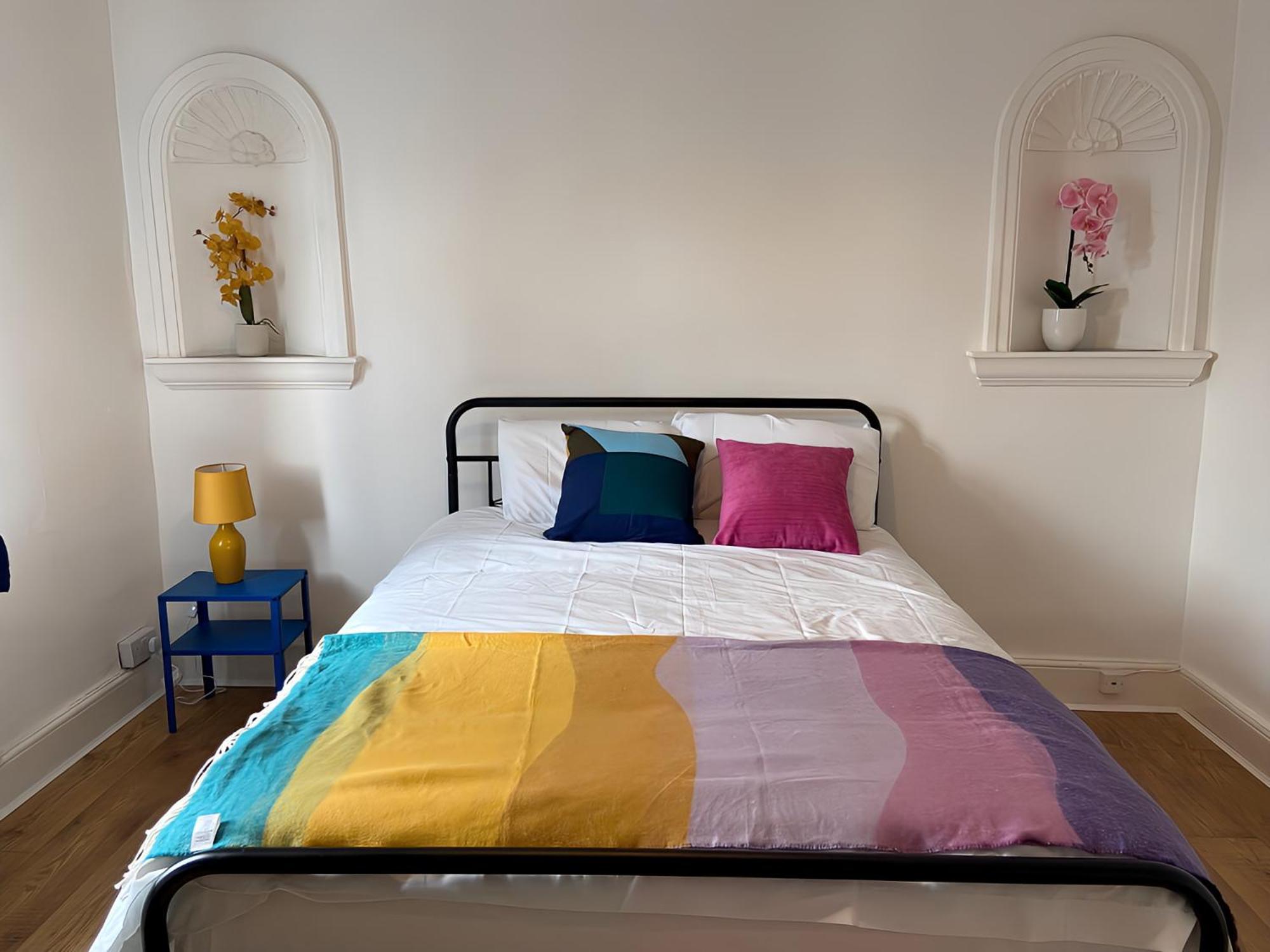 4-Bedroom Home - Perfect For Those Working In Bridgend - By Tailored Accommodation المظهر الخارجي الصورة